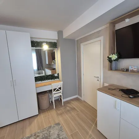 Tomis House 6c Appartement